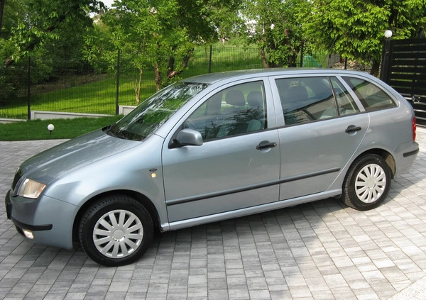 Skoda Fabia cena 8700 przebieg: 162000, rok produkcji 2001 z Stoczek Łukowski małe 596